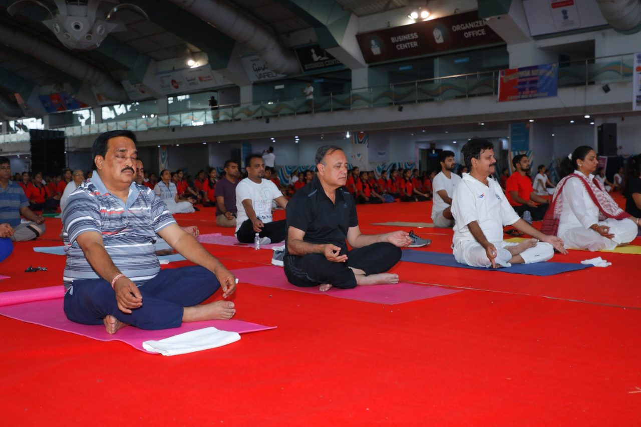 yog_Cr-1280x853.jpg