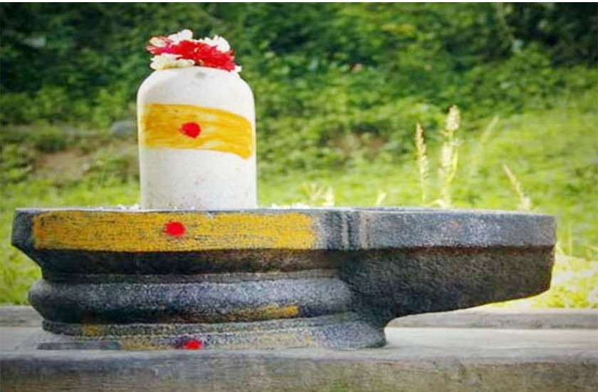 shiv_pooja_abhishek3_2932898-m.jpg