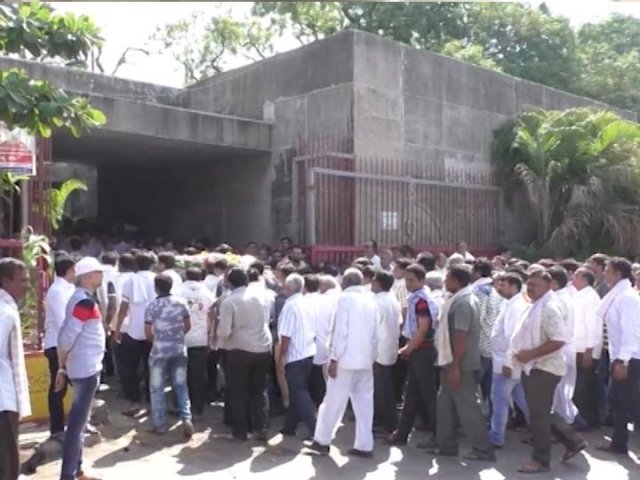 Surat-funeral.jpg