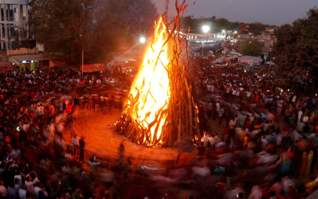 holi.jpg